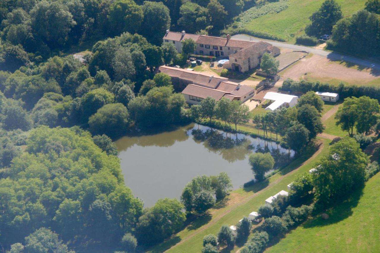 Logis De L'Aubonniere Hotel Chaille-sous-les-Ormeaux Exterior foto